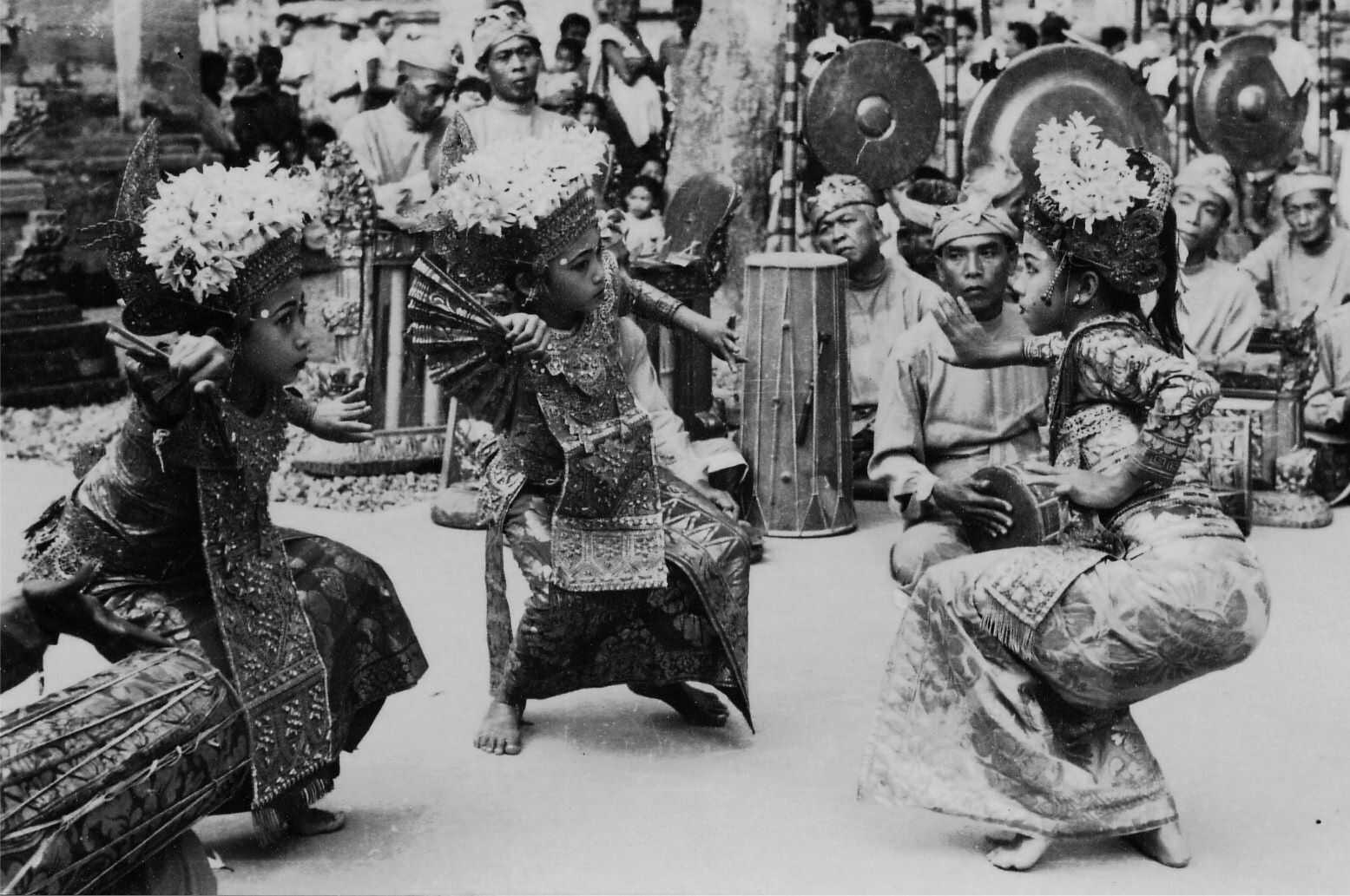 Legong (15)