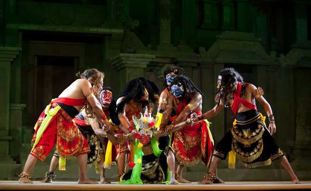 topeng b (1)